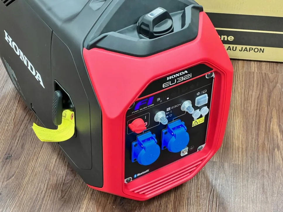 Honda EU32i Petrol Generator: 3.2kW Max Power, 8.6h Runtime, 4.7L Tank - 4-Stroke for Outdoor/Emergency Use - Online Shop