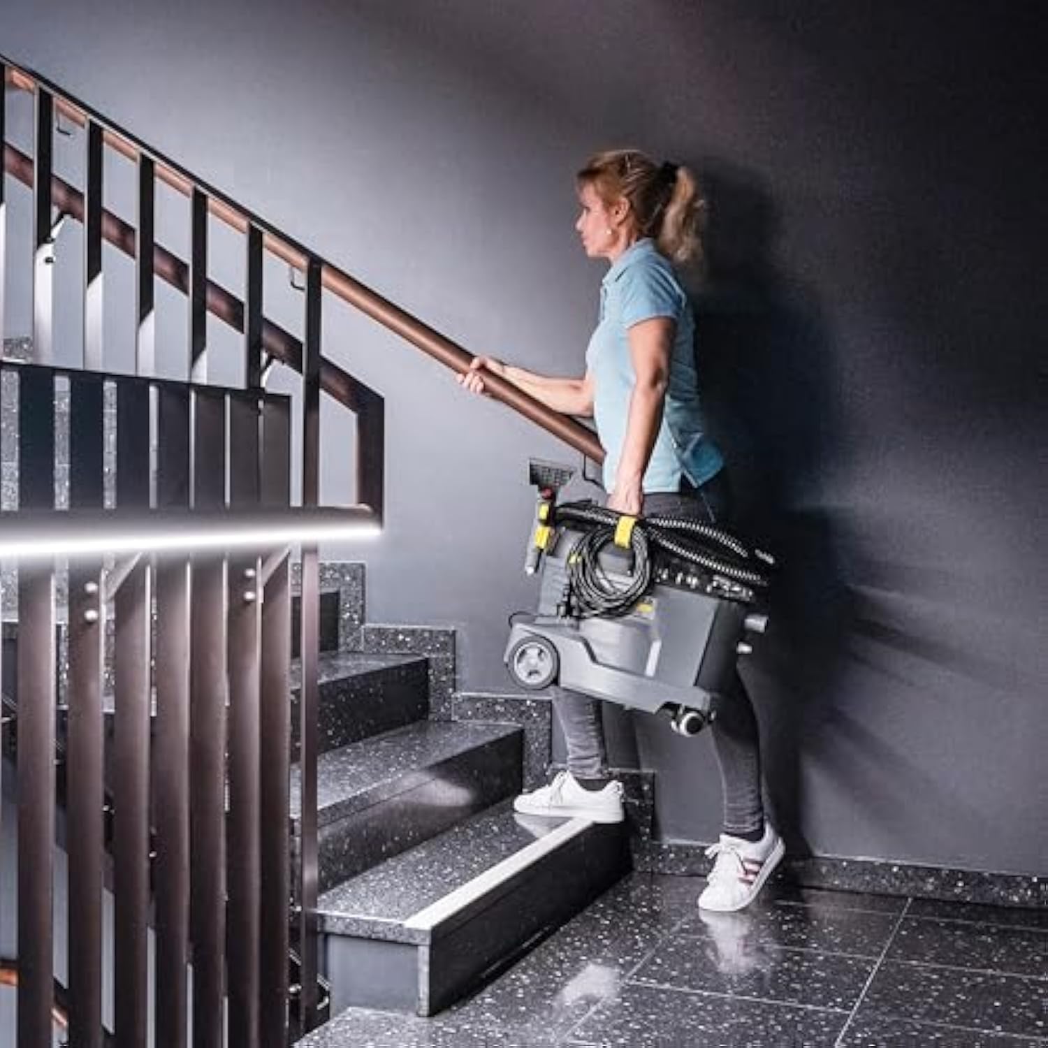 Puzzi 8/1 injector extractor for upholstery and textile surfaces - Online Shop