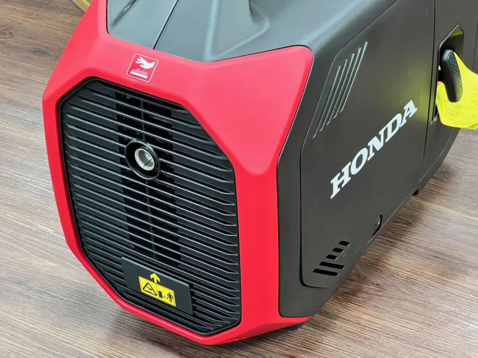 Honda EU32i Petrol Generator: 3.2kW Max Power, 8.6h Runtime, 4.7L Tank - 4-Stroke for Outdoor/Emergency Use - Online Shop