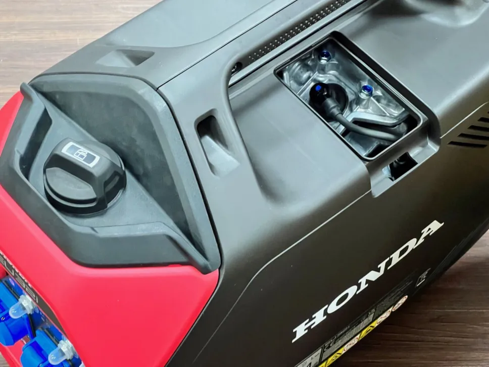 Honda EU32i Petrol Generator: 3.2kW Max Power, 8.6h Runtime, 4.7L Tank - 4-Stroke for Outdoor/Emergency Use - Online Shop